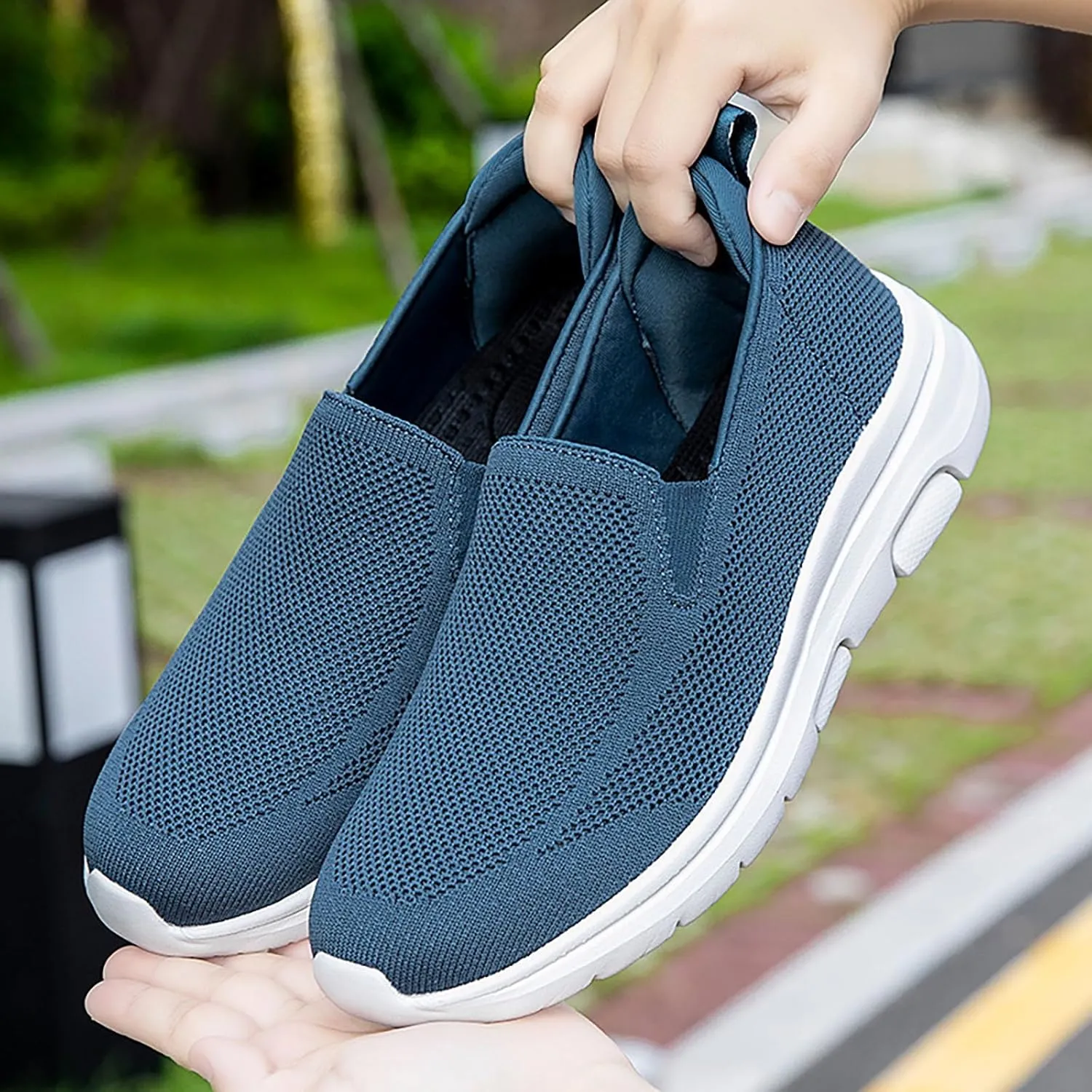 Lightweight Shoes Spring and New Mesh Non Slip Walking Shoes with Lightweight Elderly Soft Sole Casual Dad