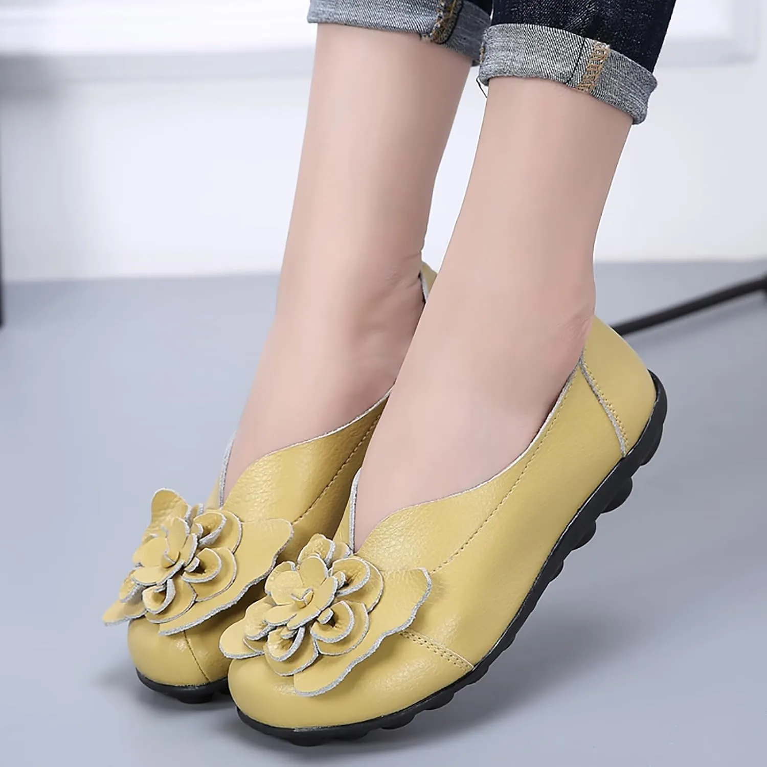 Loafers for Women Comfort Flowers Slip on Soft Sole Flat Lightweight Closed Toe Moccasins Driving Flats Casual Work Office Shoes