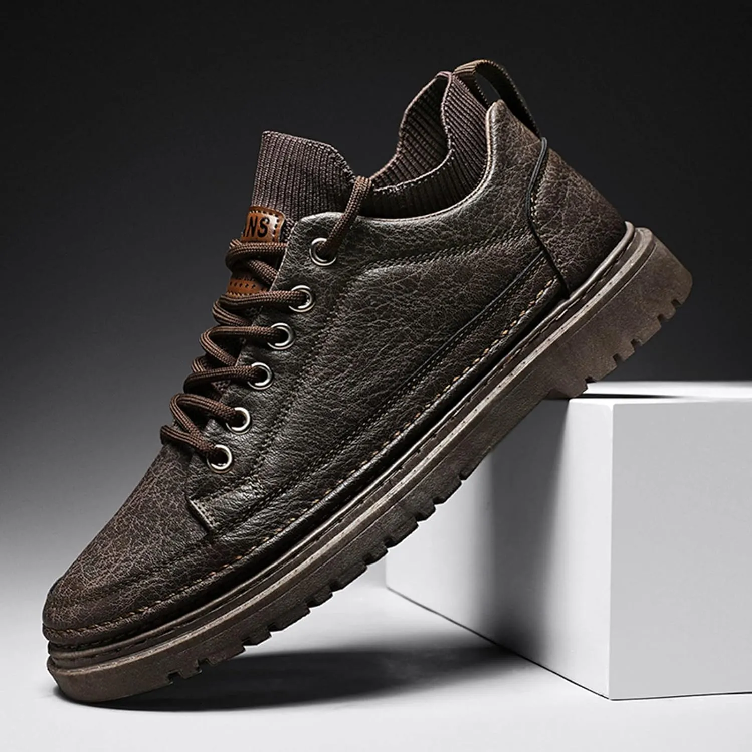 Men's Lightweight Cushion Sneakers Breathable and Light Outdoor Comfy Walking Shoe Sport Jogging Walking Shoes