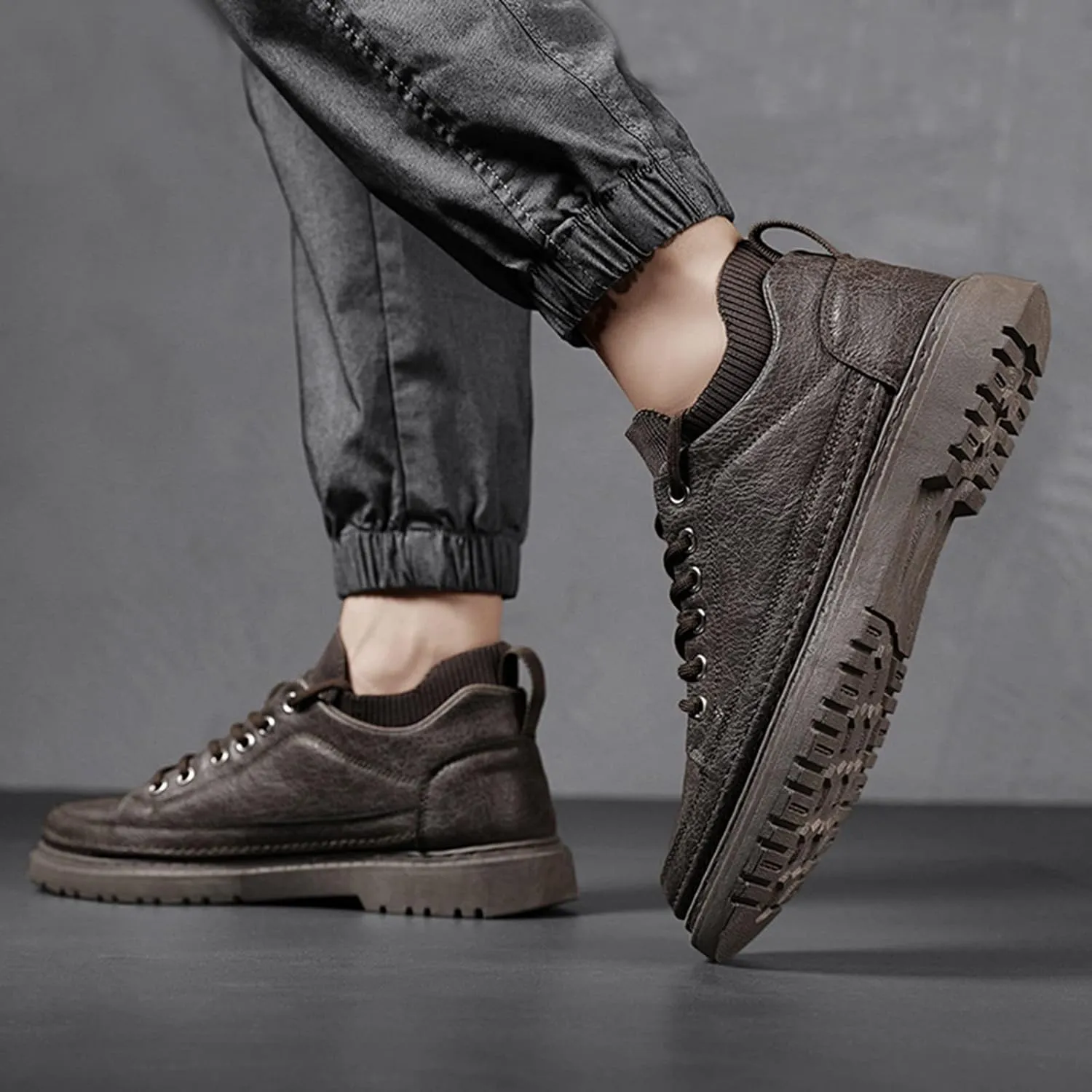 Men's Lightweight Cushion Sneakers Breathable and Light Outdoor Comfy Walking Shoe Sport Jogging Walking Shoes