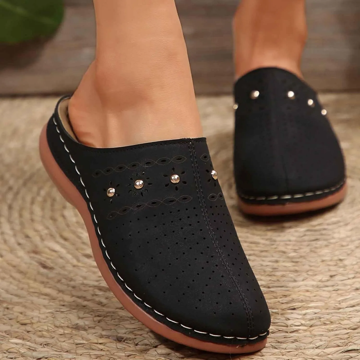 Women's Slippers Comfortable Casual Footwear Spring and Summer with Closed Toe Design Perfect Beach and Men Slides